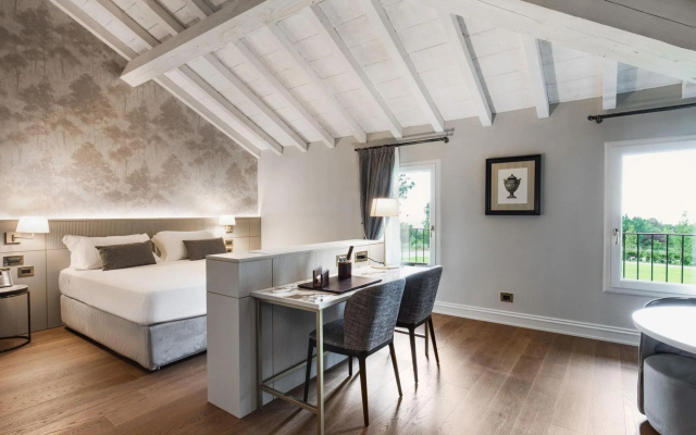 Lush holiday home in Varignana with bubble bath