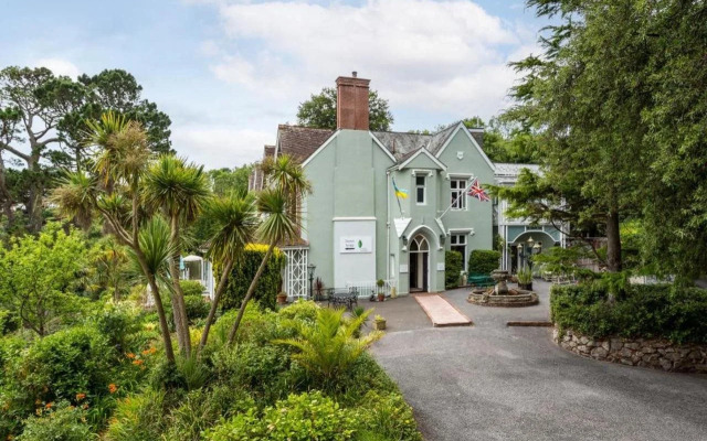 Orestone Manor