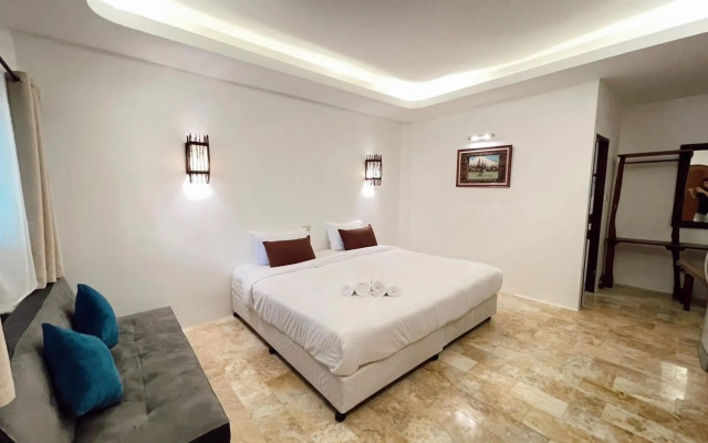 The Hub Erawan Resort