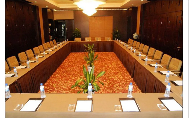 West Lake Hillview International