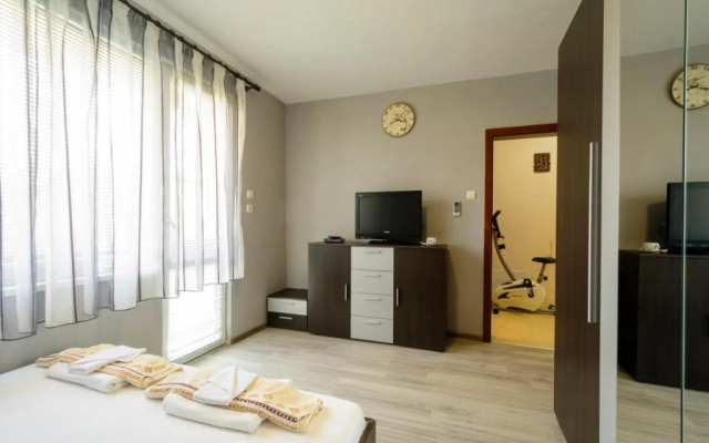 Apartment Yanevi