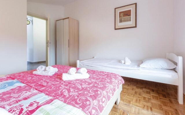 Stunning Apartment in Porec With 2 Bedrooms, Wifi and Outdoor Swimming Pool