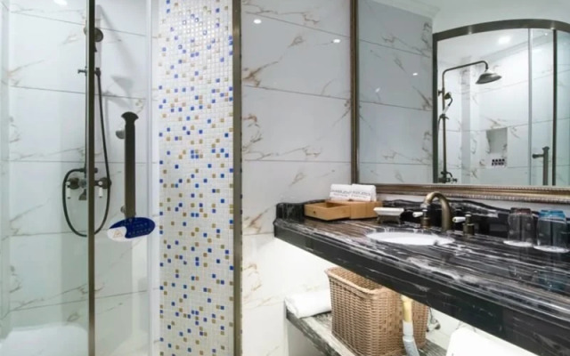 Kunming Cloud Cullinan Hotel (ex Kunming Xi Zhan Hotel)