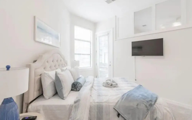 Cozy Apartment with WiFi 206