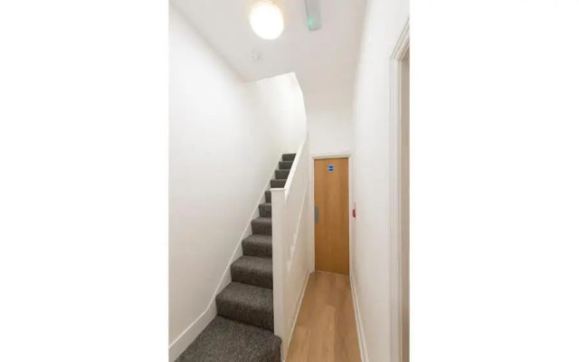 In Style Studio Apartment Close to Everything