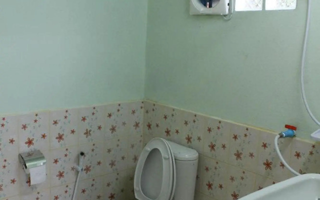 Sarm Mork Guesthouse