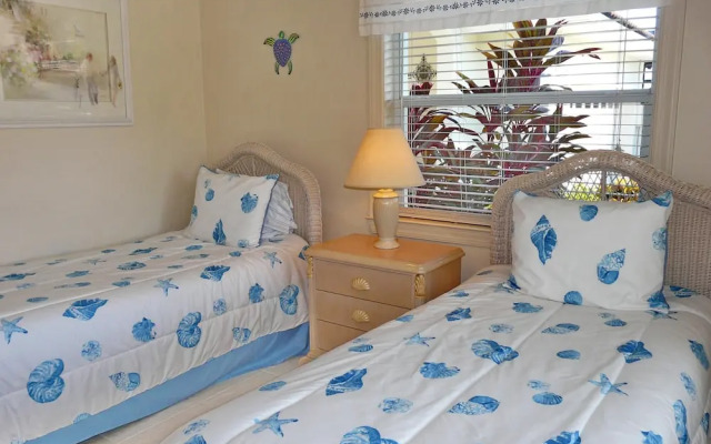 Pet-friendly Waterside Home With Pool/steps to Beach