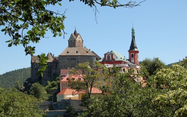 Peaceful Villa in the Hills of Jachymov Near Spas