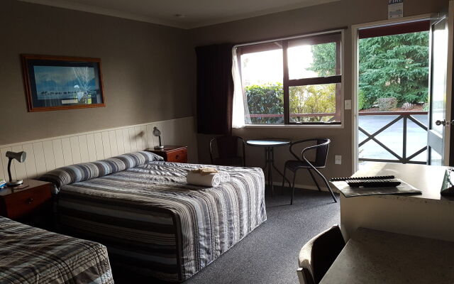 Te Anau Top 10 Holiday Park