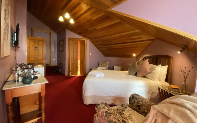 Hanlon Guest House