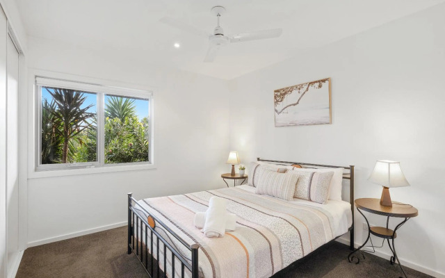 Saltwater Breeze Retreat