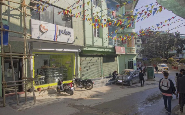 Kava Suites By OYO Rooms