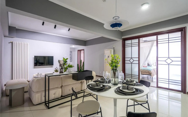 Locals Apartment House 20