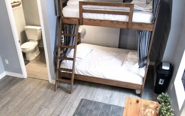 The Clarence Park - Hostel