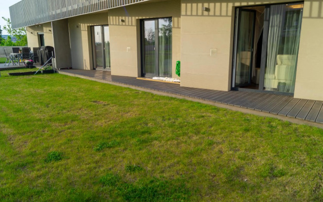 Krejcarek Garden Apartment