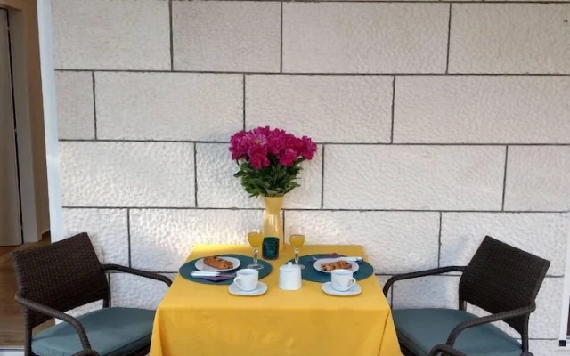 Apartment Hitri - One Bedroom Apartment With Terrace and Garden View