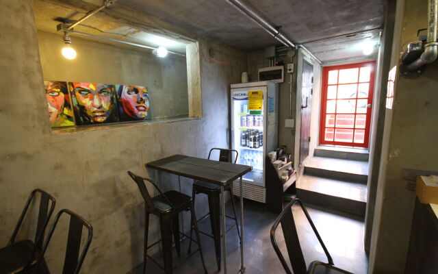 Time Travelers Party Hostel In Hongdae - Foreigners Only