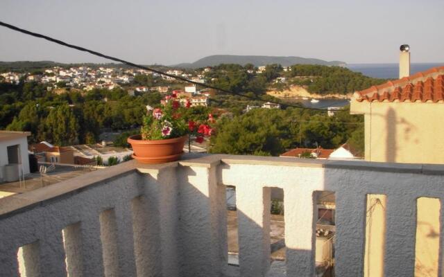 Ikos Studios And Apartments