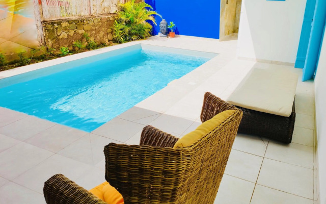 Location Maison Bleue avec piscine privative au Carbet Martinique