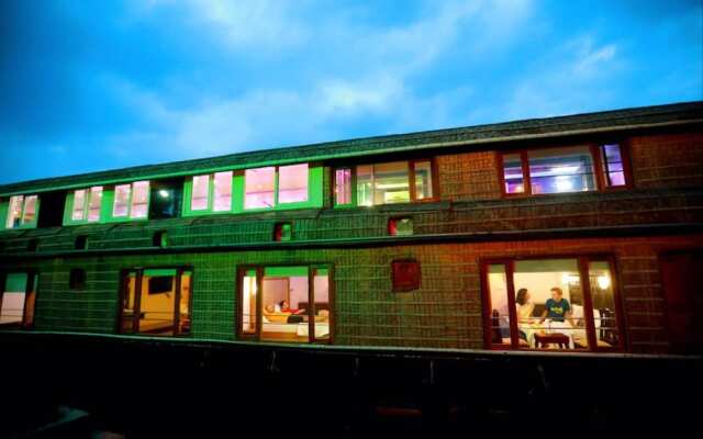 My Trip Houseboat
