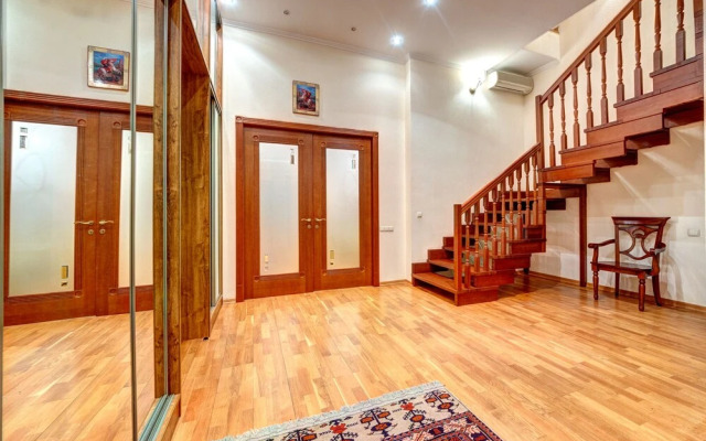 LUX Apartments Shelkovichnaya