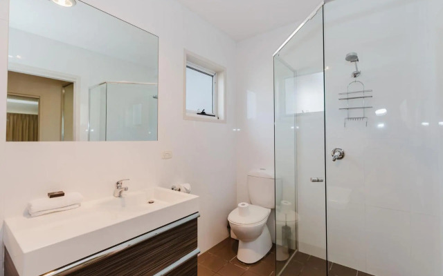 Grevillea 1/12 Poly Cow Lane