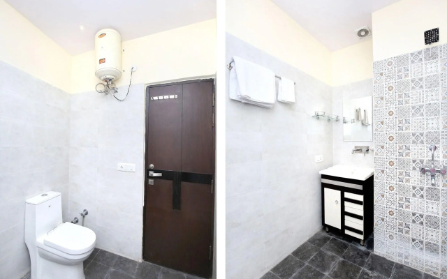 Hotel Grand M Lajjo By OYO Rooms