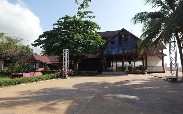 Charlestina Beach Resort