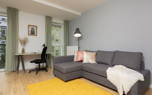Warszawa Stalowa Apartment by Renters