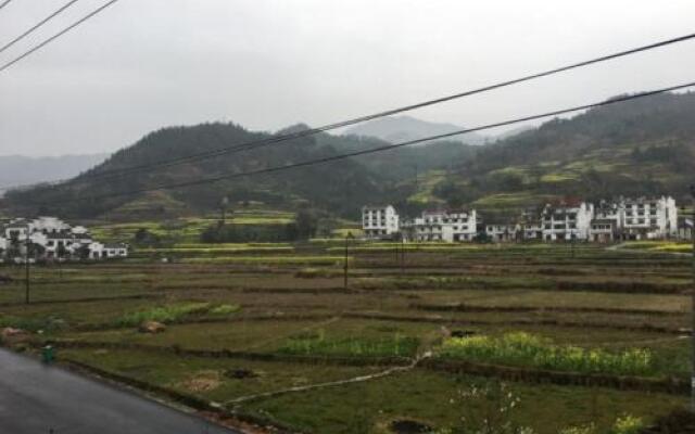 Lingshang Renjia Inn