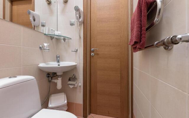 Room in Guest Room - Valensija - Family Room 2 Adults - 2 Children