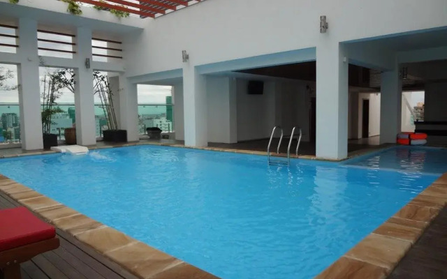Hotel 365