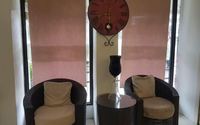 Micro Star Inn - Essensa Inn
