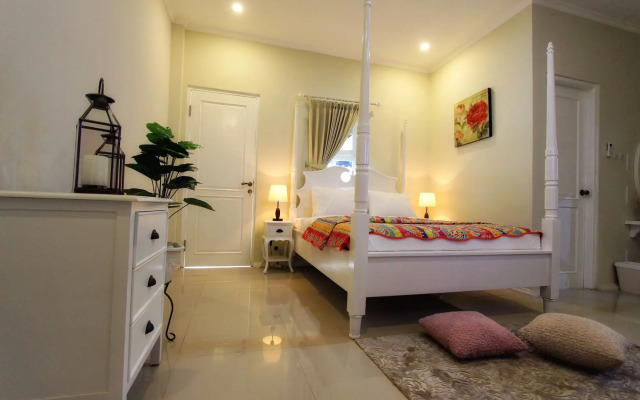 Omah Madam Bed & Breakfast