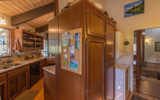 Reynold by RedAwning