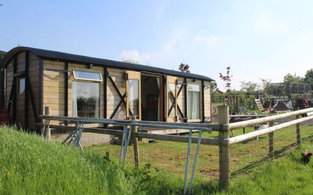 Greenacres Self Catering Railway Wagon-Glamping