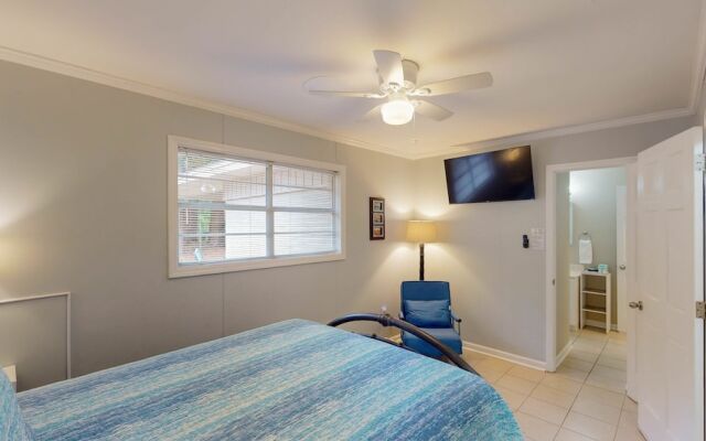 Beachy Sisters A 2 Bedroom Duplex