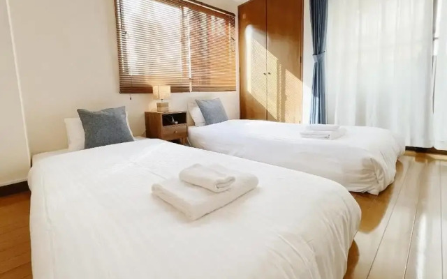 Pine Tree Hotel