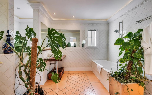 Molo Luxury Suites Puerto Banus