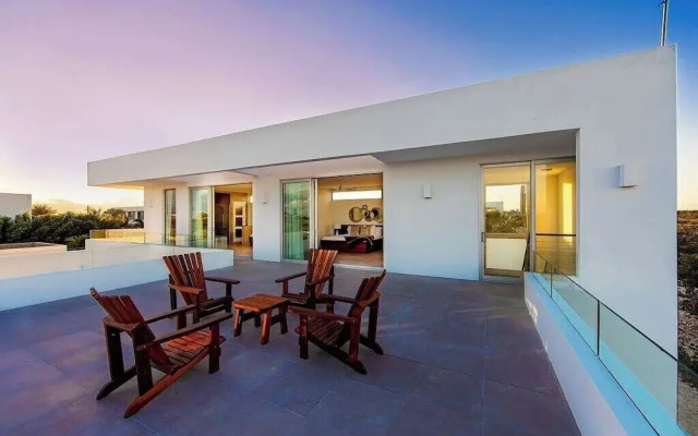 2bdr Beachside Vacation Villa, Hotel Amenities v6