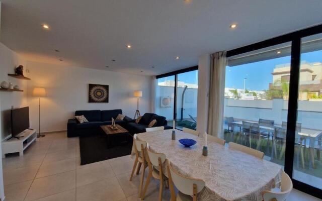 Lo Pagan Holiday House