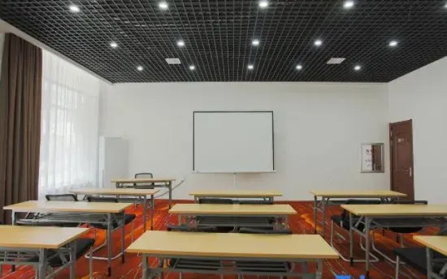 Xuefu Business Hotel (Yanji Yanbian University store)