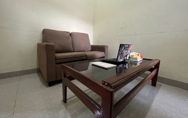 Hotel O Wisma Aluh AmbakNearPantai batu lima Asbullah tmbngn