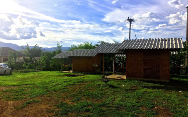 Sleepy Hut Pai