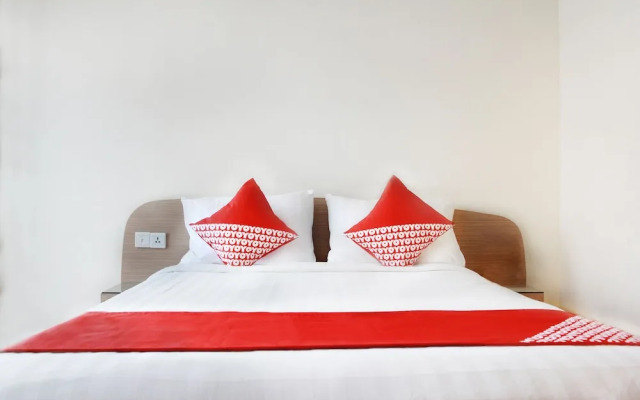 Capital O Business Hotel