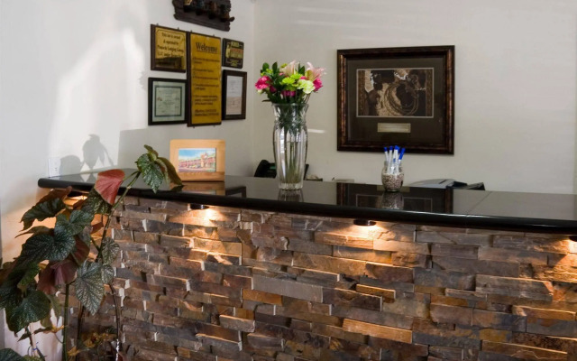 Rodeway Inn & Suites
