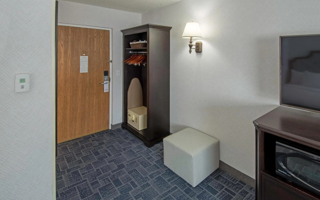 Holland Hotel Free Parking Jersey City