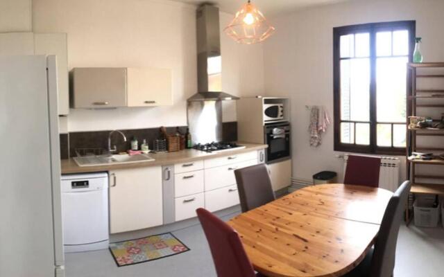 LE CATALPA, centre ville & jardin & parking!