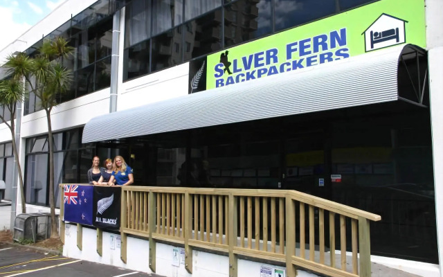 Silverfern Backpackers
