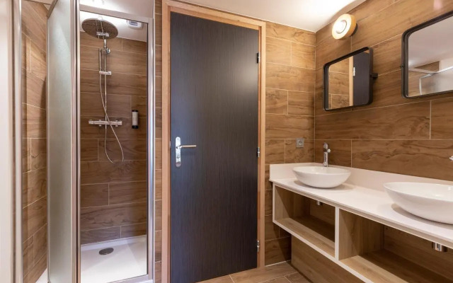 Hotel Base Camp Lodge - Bourg Saint Maurice